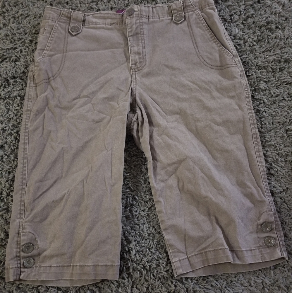 2|pairs of Gloria Vanderbilt Bermuds Shorts size 10P